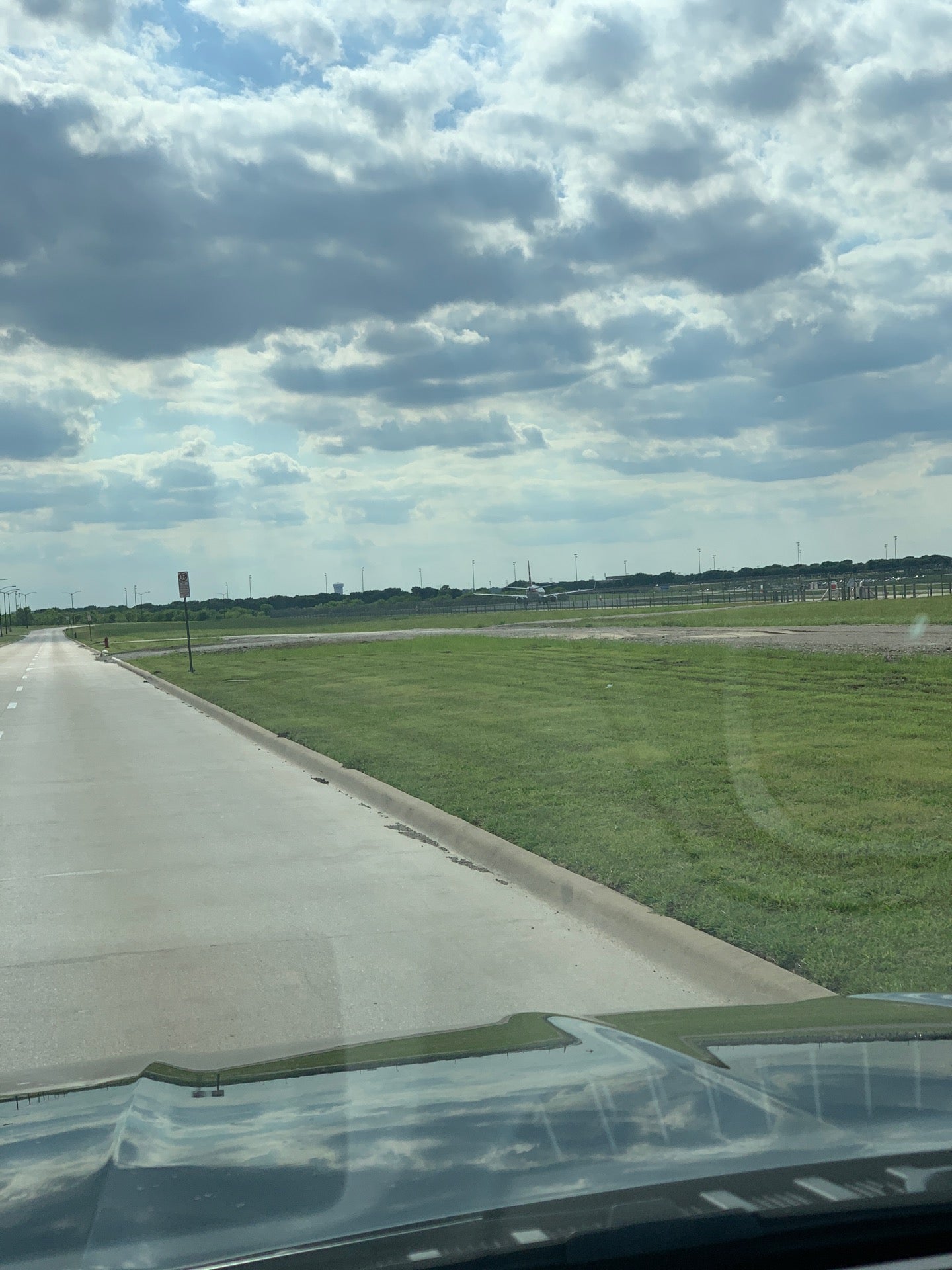 Taxiway Quebec, E 30th St, DFW Airport, TX, Air Cargo Service - MapQuest