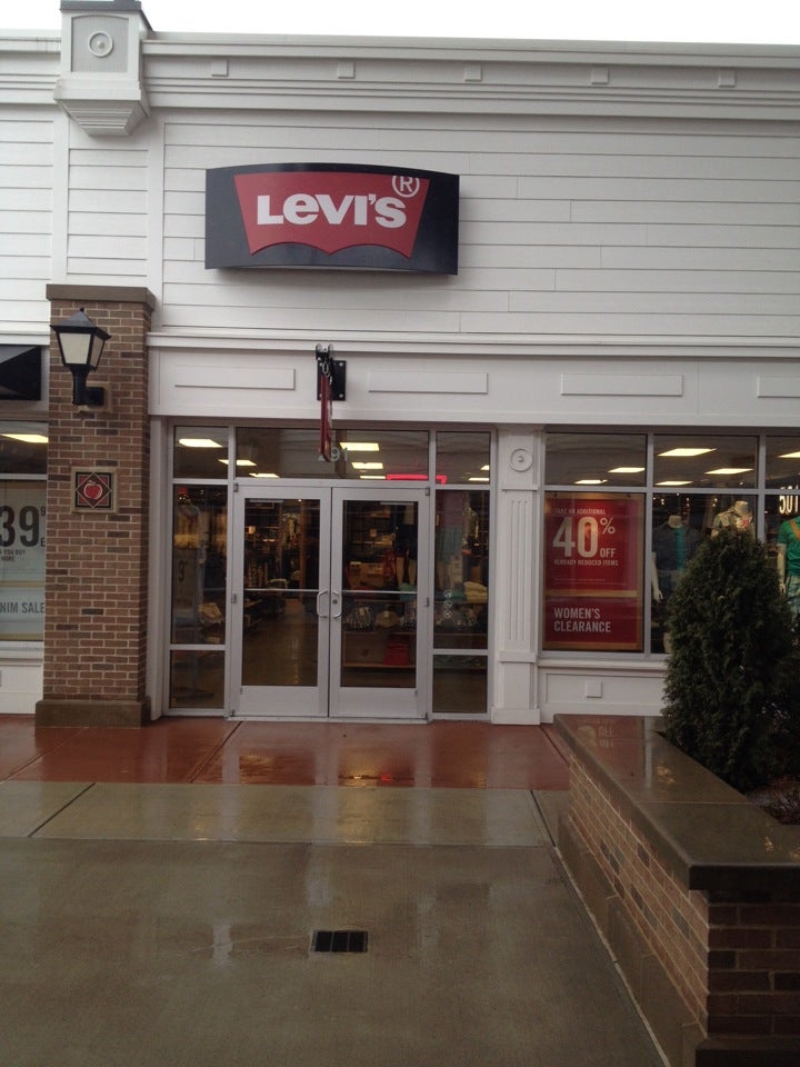 Levi's Outlet Store, 80 Premium Outlets Blvd, Merrimack Premium Outlets,  Merrimack, NH, Clothing Retail - MapQuest