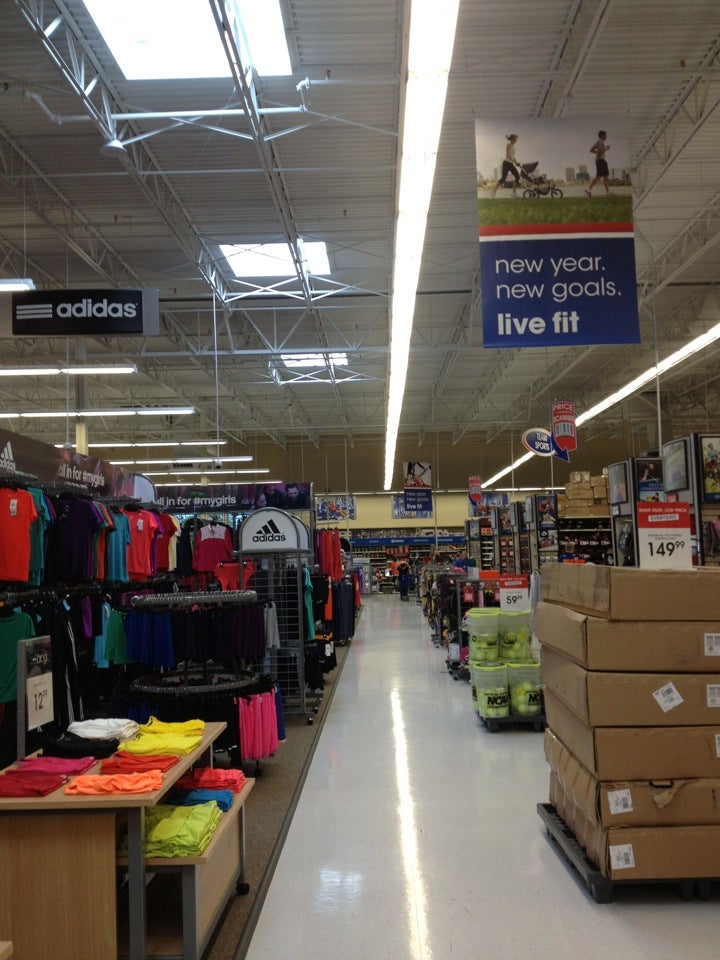 Academy Sports + Outdoors, 7171 N Davis Hwy, Pensacola, FL, Sporting Goods  - MapQuest