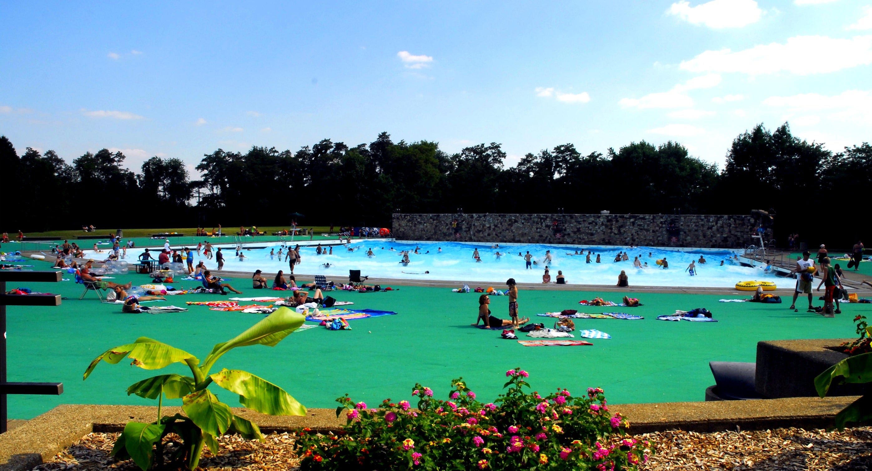 Settler's Cabin Wave Pool, 635 Ridge Rd, Collier Twp, PA, Swimming