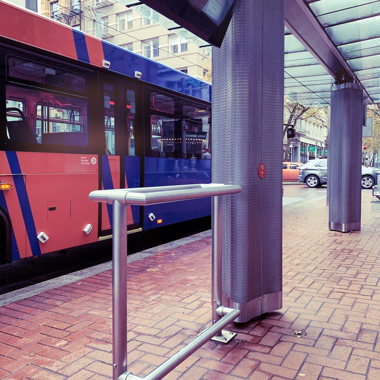 TriMet Stop ID 7642, 471 SW 5TH Ave, Portland, OR, Bus Lines MapQuest