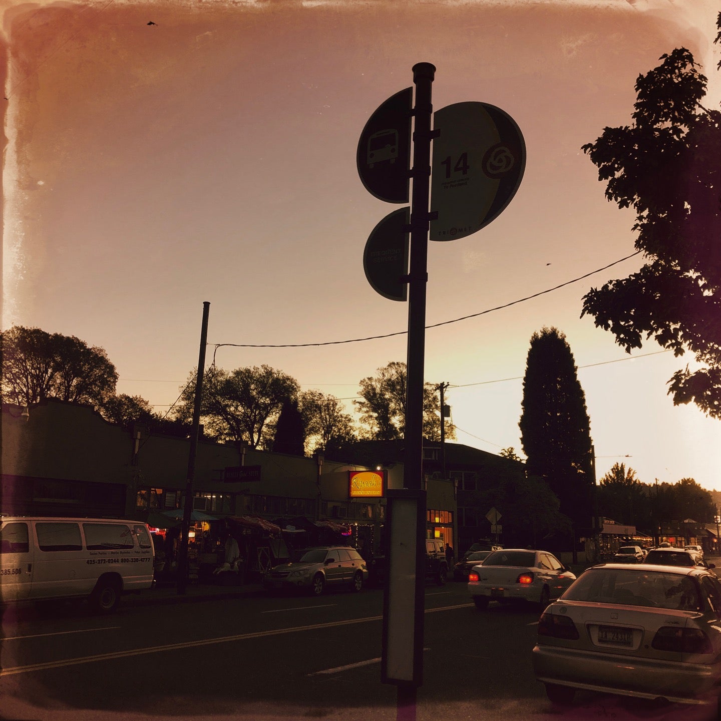 TriMet Stop ID 2602, 1335 SE Hawthorne Blvd, Portland, OR, Bus Lines