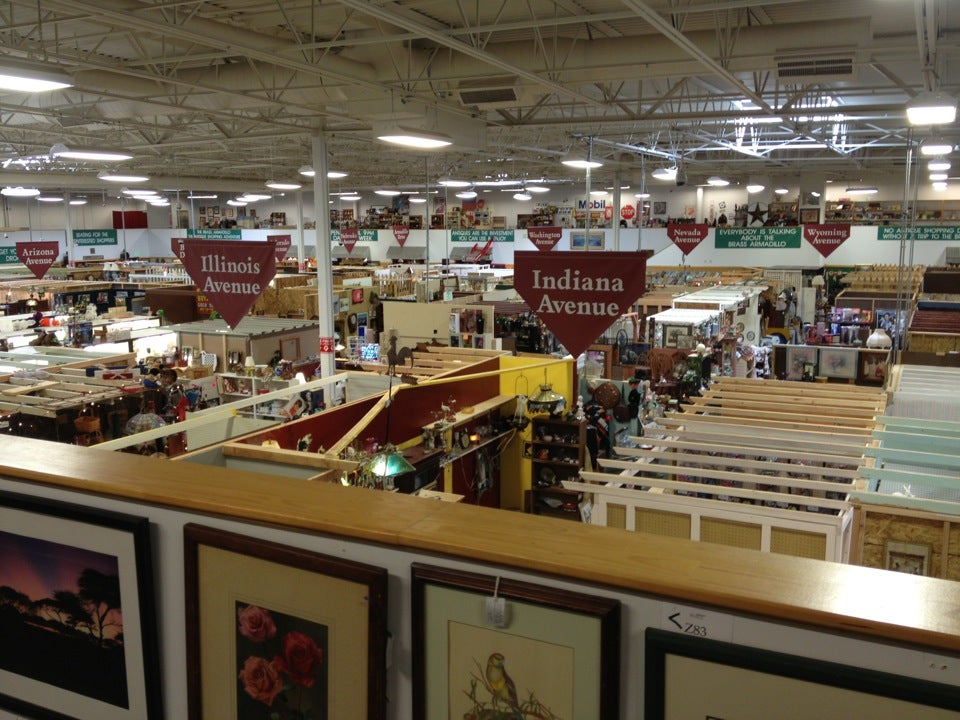 Brass Armadillo Antique Mall, 13277 W McDowell Rd, Goodyear, AZ