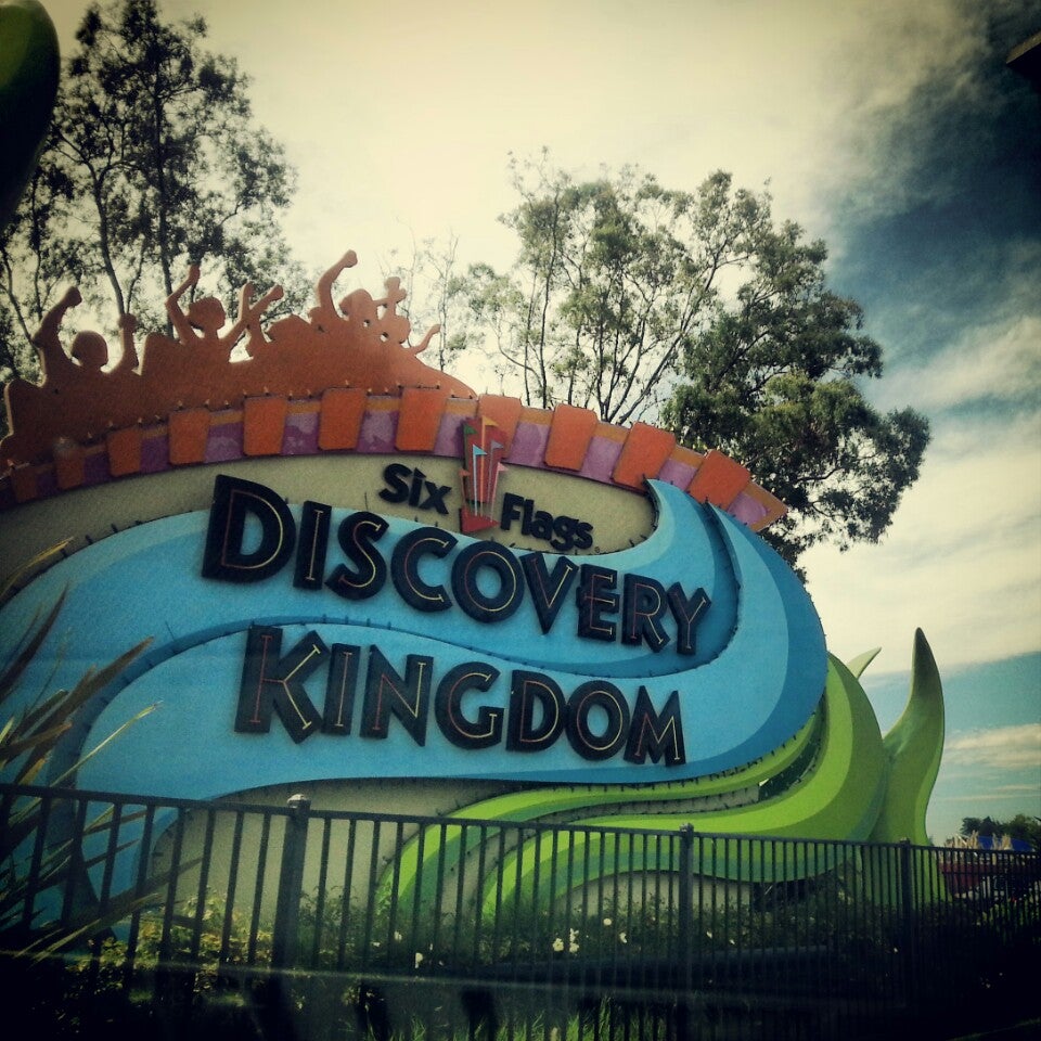 six-flags-discovery-kingdom-parking-lot-1001-fairgrounds-dr-vallejo