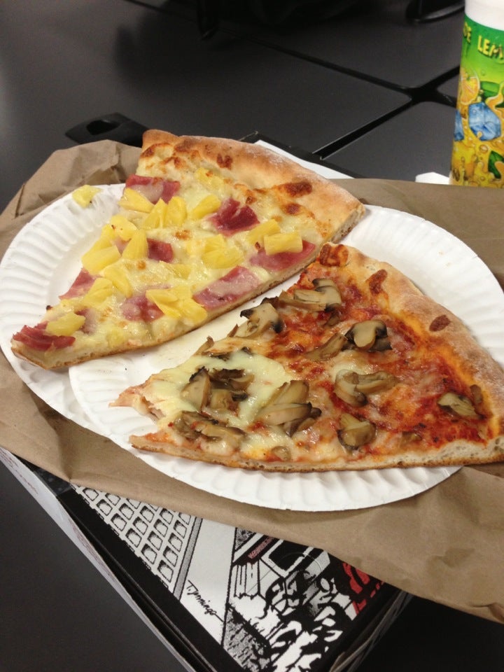 Joey Pepperoni's Pizza on 6th Ave, 1032 Avenue of the Americas, New