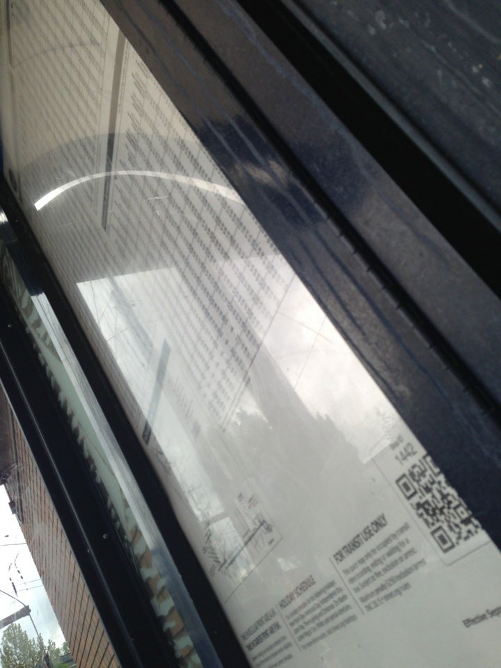 TriMet Stop ID 1442, 2559 SE Division St, Portland, OR, Bus Lines