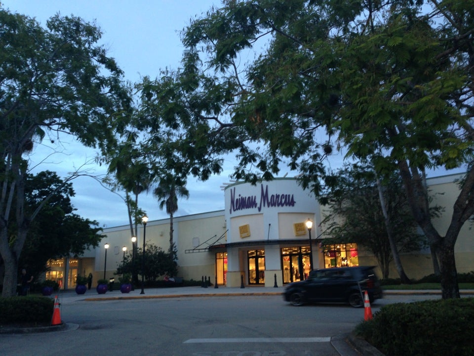 Neiman Marcus Last Call, 12801 W Sunrise Blvd, Sunrise, FL, Department  Stores - MapQuest