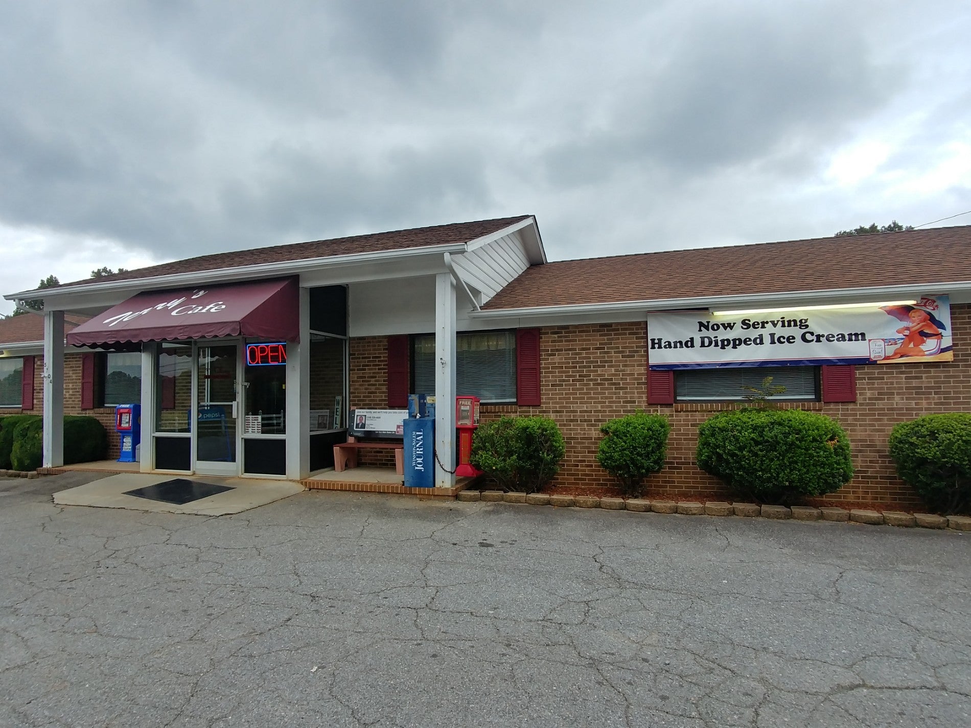 Terrys Cafe & Catering, 5704 US Highway 21, Jonesville, NC, Eating