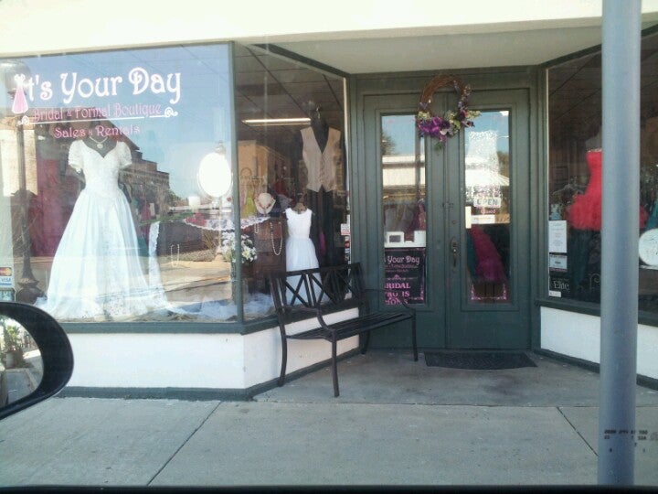 It's your outlet day bridal boutique