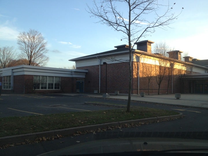 Benjamin Franklin Elementary School, 426 W Main St, Meriden, CT