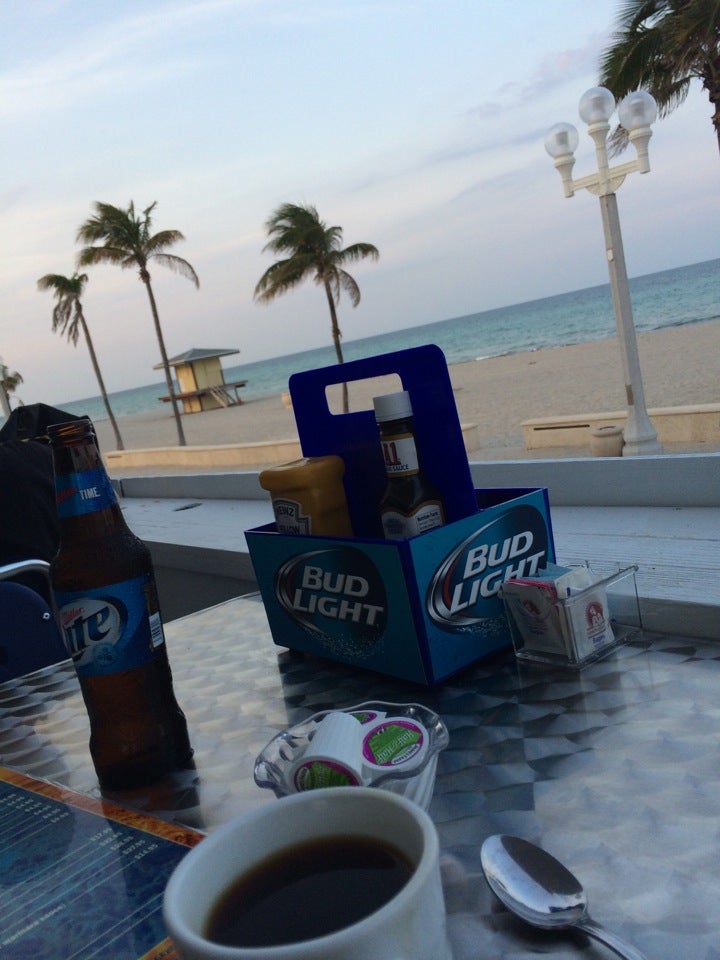 Oceans 13 Sports Bar and Grill, 3111 N Surf Rd, Hollywood, FL, Grills