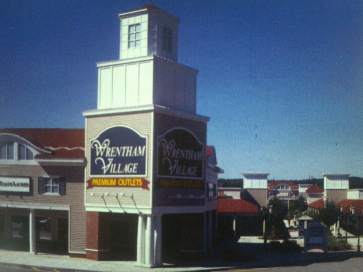 Wrentham Village  Boston Outlet Discount Shopping Mall