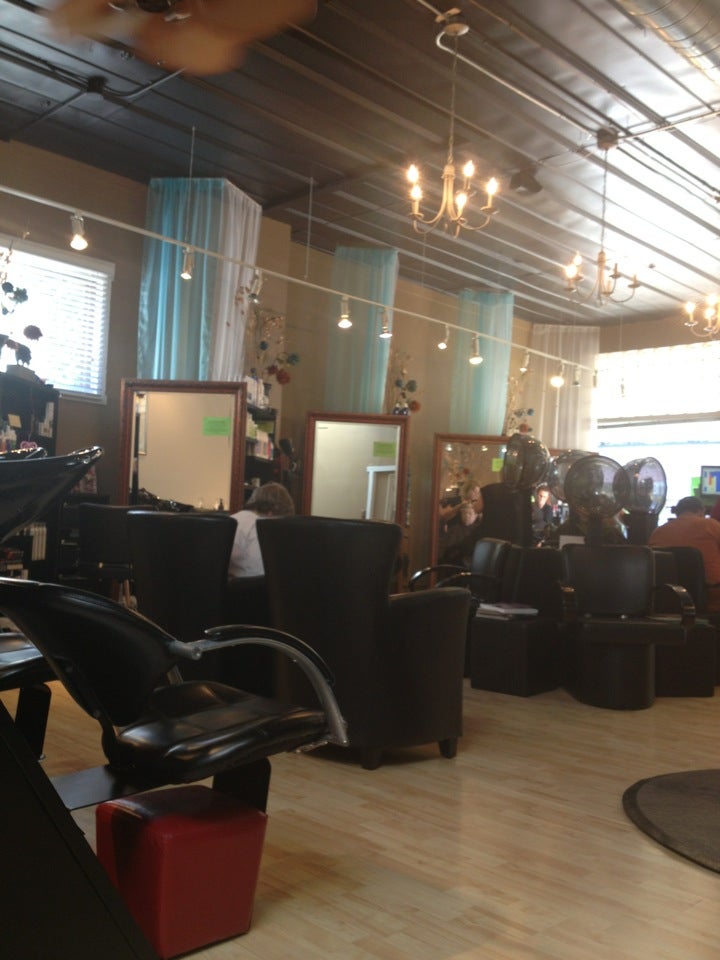 Tina Garcia at Station 336 Salon, 336 Coffman St, Longmont, CO, Hair