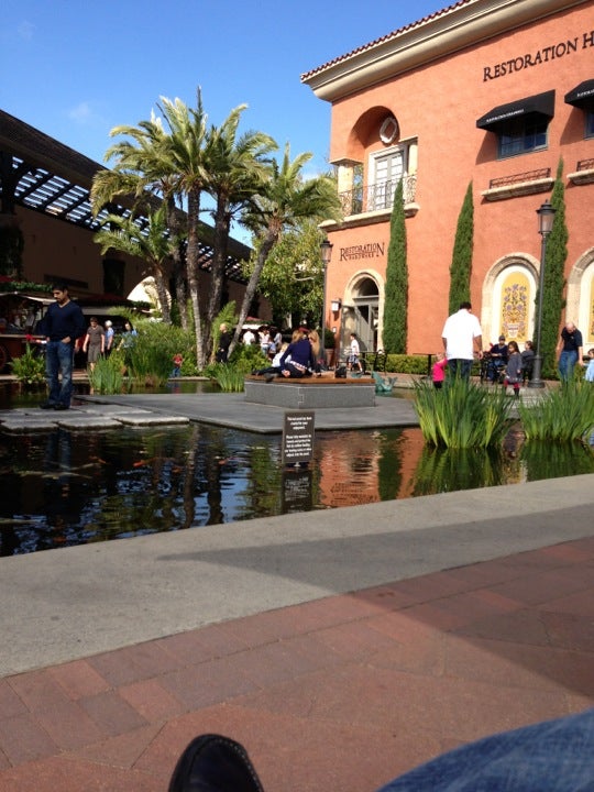 Koi Pond at Fashion Island 