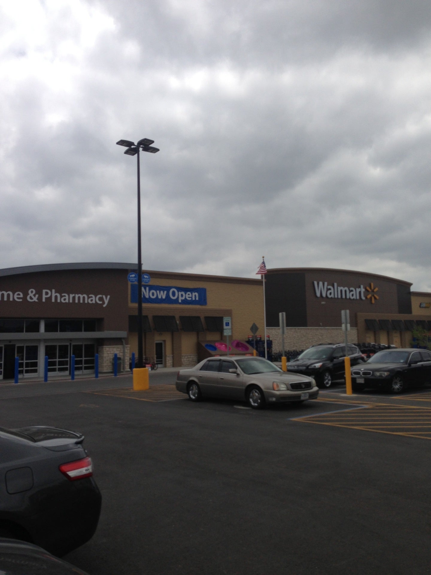 Walmart Super Center Lumberton (Pharmacy, Urgent Care, Tire Center and  Gardening)