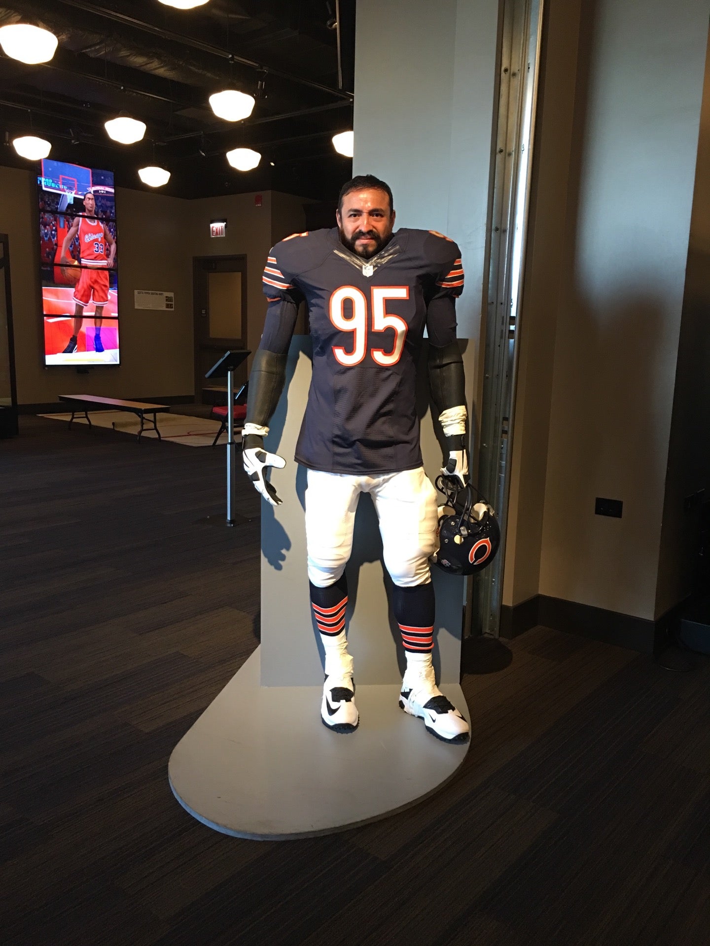 Chicago Bears Pro Shop, 1410 S Museum Campus Dr, Chicago, IL, Sporting  Goods - MapQuest