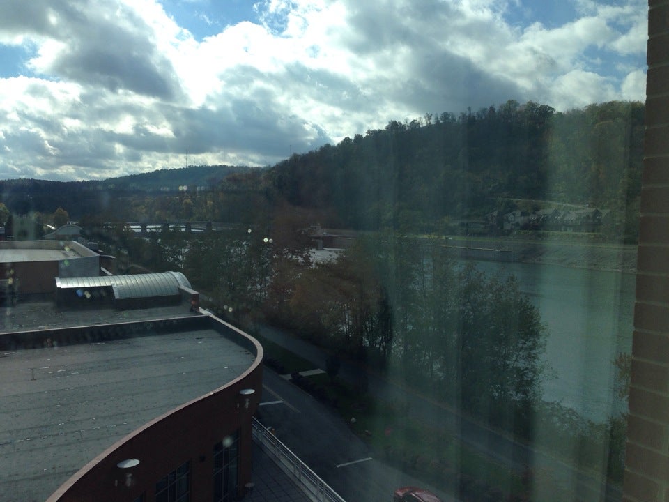 Marriott at Waterfront Place CLOSED, 2 Waterfront Pl