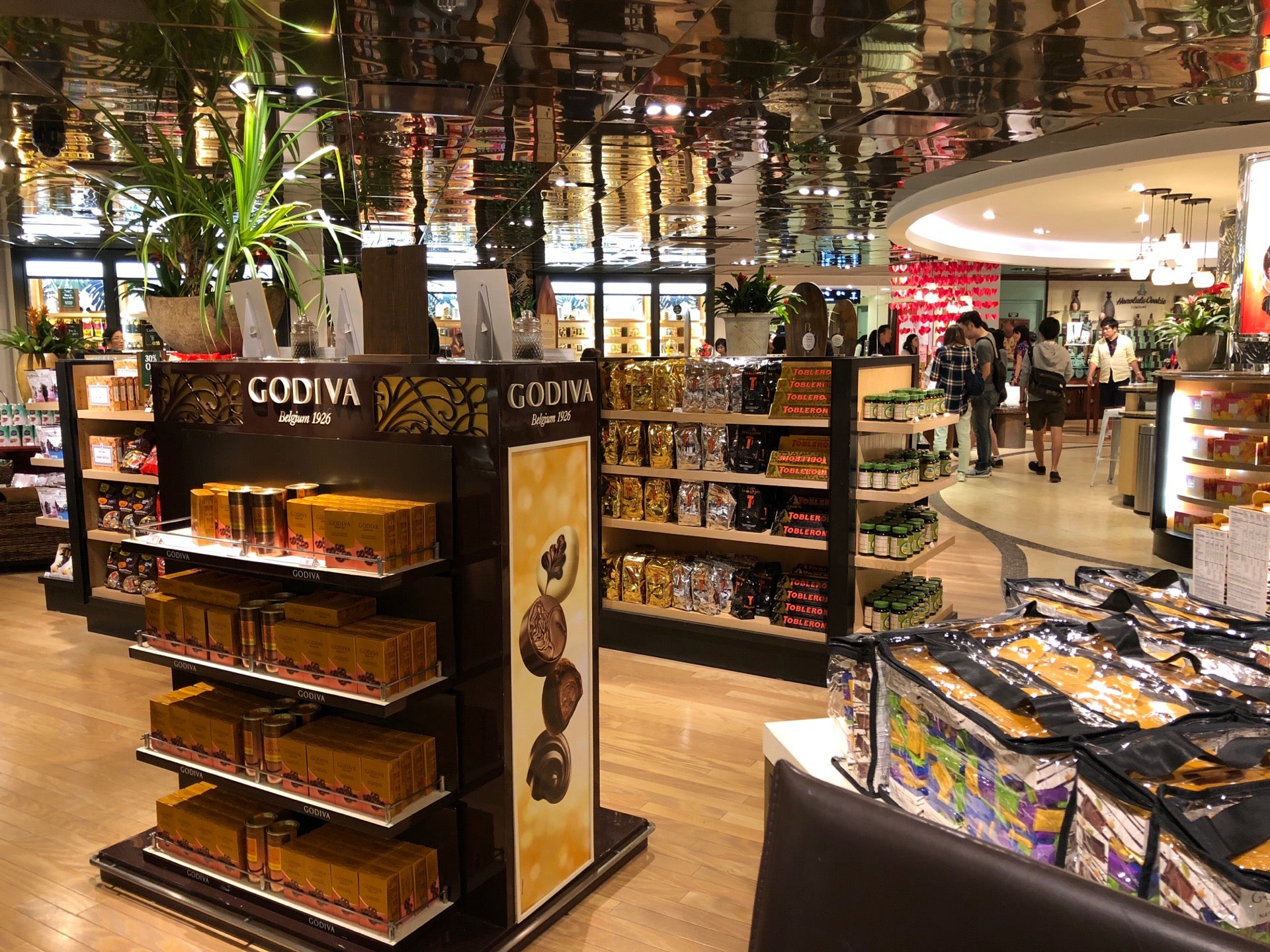 Godiva Chocolatier CLOSED, 2270 Kalakaua Ave, Honolulu, HI MapQuest