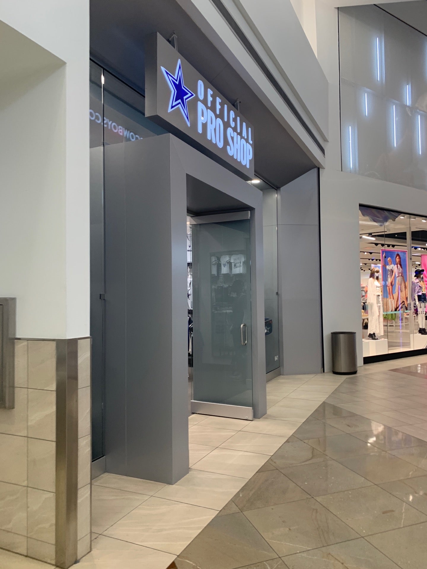 South Plains Mall  Dallas Cowboys Pro Shop