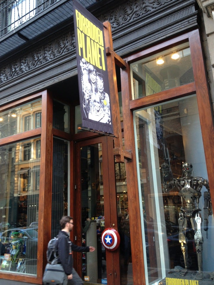 Forbidden Planet, 832 Broadway, New York, NY. exterior storefront of a  comic books, and toy store in Manhattan Stock Photo - Alamy