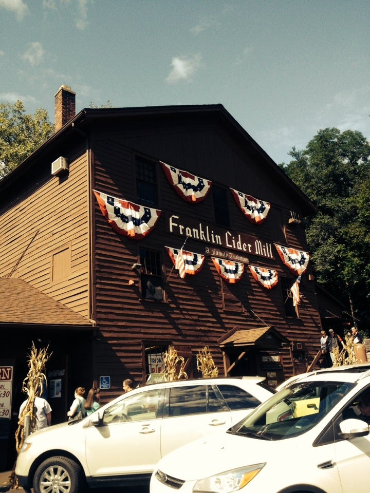 Franklin Cider Mill, 7450 Franklin Rd, Bloomfield Twp, MI, Eating