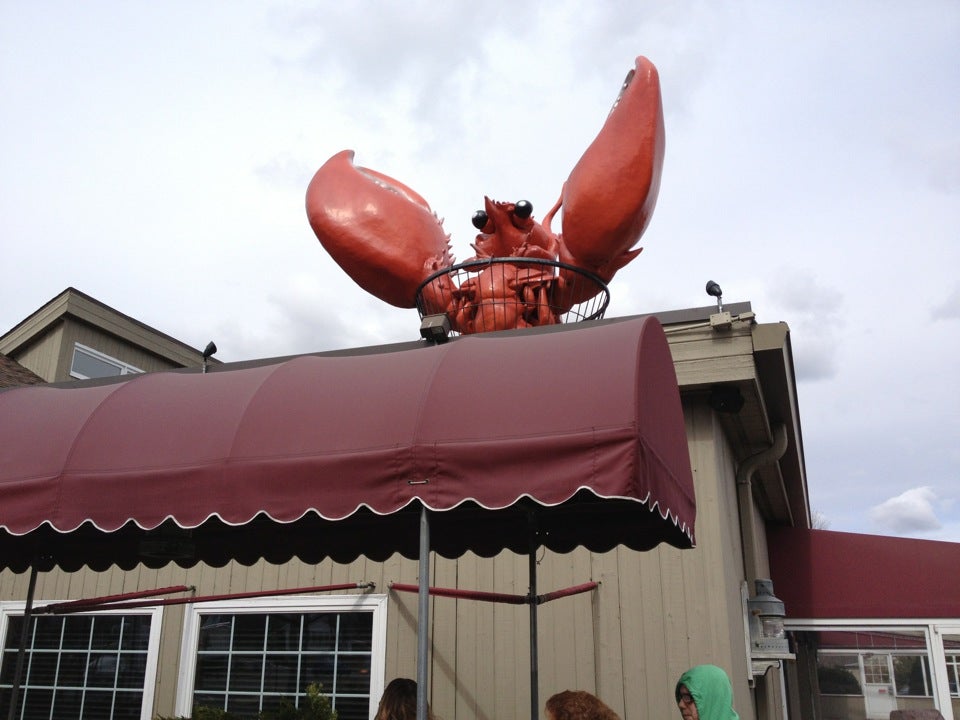 USS Chowder Pot III, 560 E Main St, Branford, Town of, CT, Eating