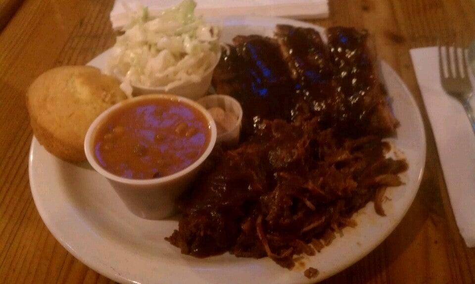 Smokin' Moe's Barbecue, 131 Broadway St, Chico, CA, Eating places