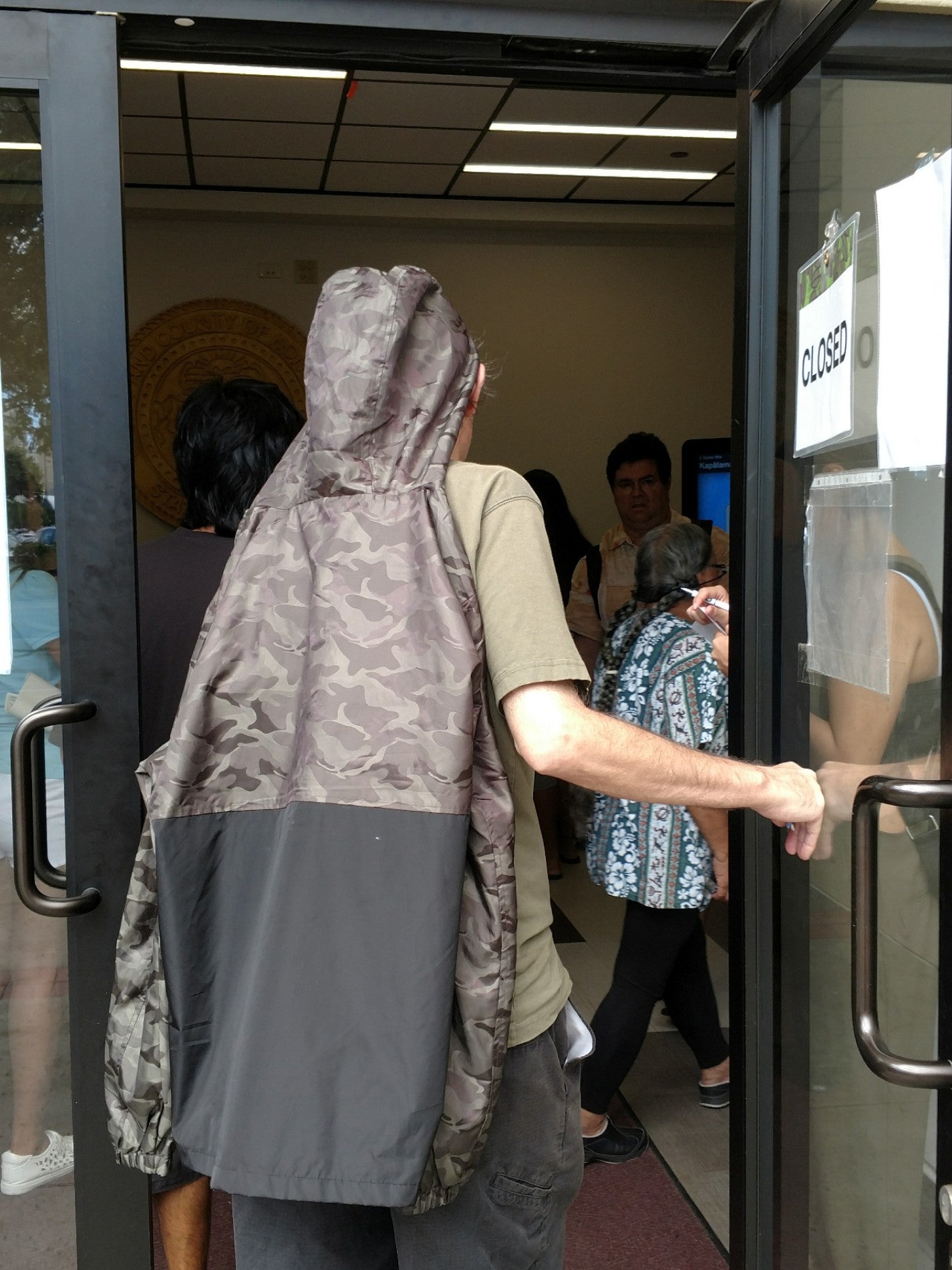 Kapalama Driver Licensing Center, 925 Dillingham Blvd, 101, Honolulu