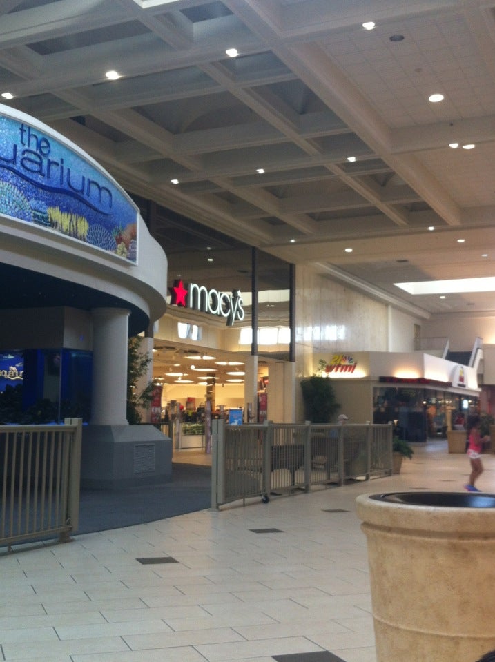 Eastwood Mall, 5555 Youngstown Warren Rd, Niles, OH, Retail Shops ...