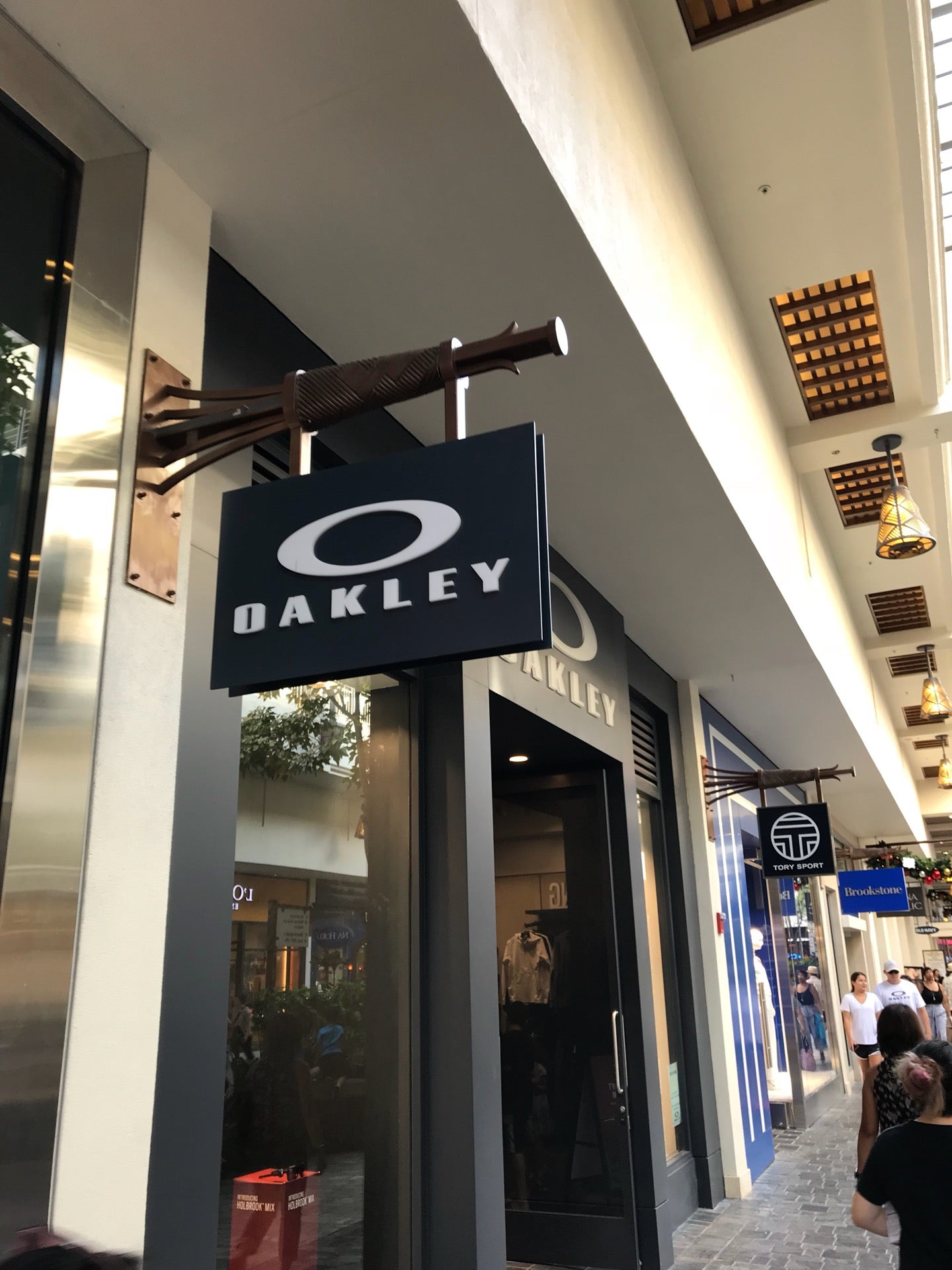 Oakley, 1450 Ala Moana Blvd, Honolulu, HI, Clothing Retail - MapQuest