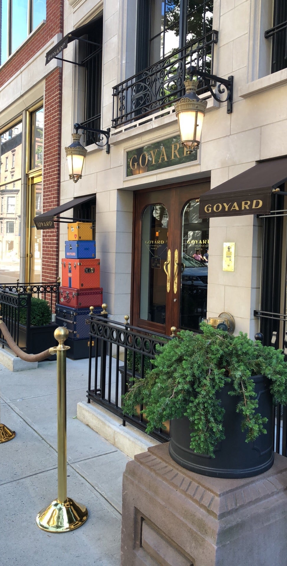 GoyardOfficial on X: A TOUR OF THE MAISON GOYARD FLAGSHIP STORE IN NYC /  The mosaic-tiled entrance, reminiscent of Parisian archways.   / X