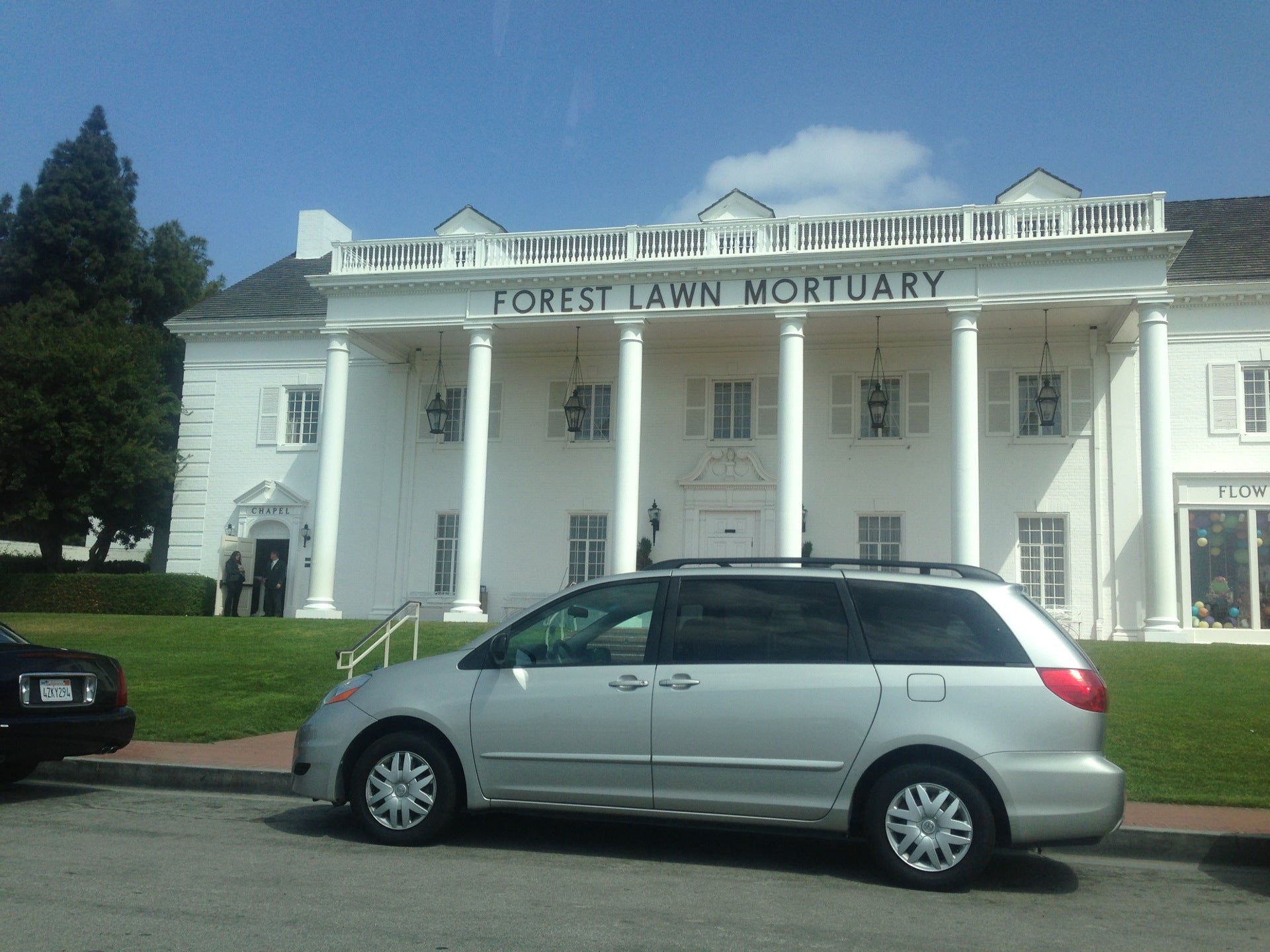 Forest Lawn Cypress, 4471 Lincoln Ave, Cypress, CA, Funeral home