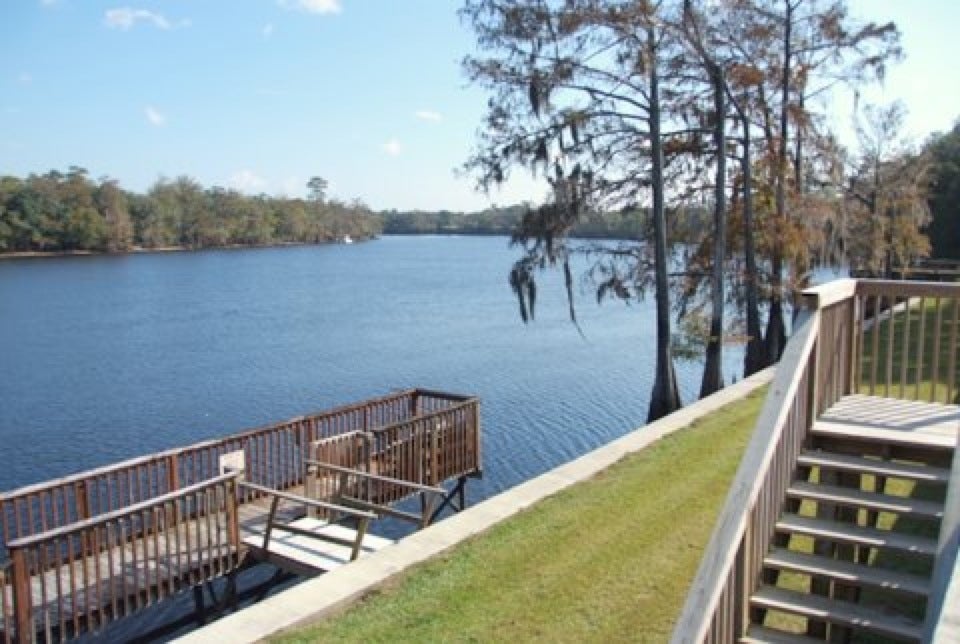 The Suwannee Gables Motel & Marina, 27659 SE Highway 19, Old Town, FL