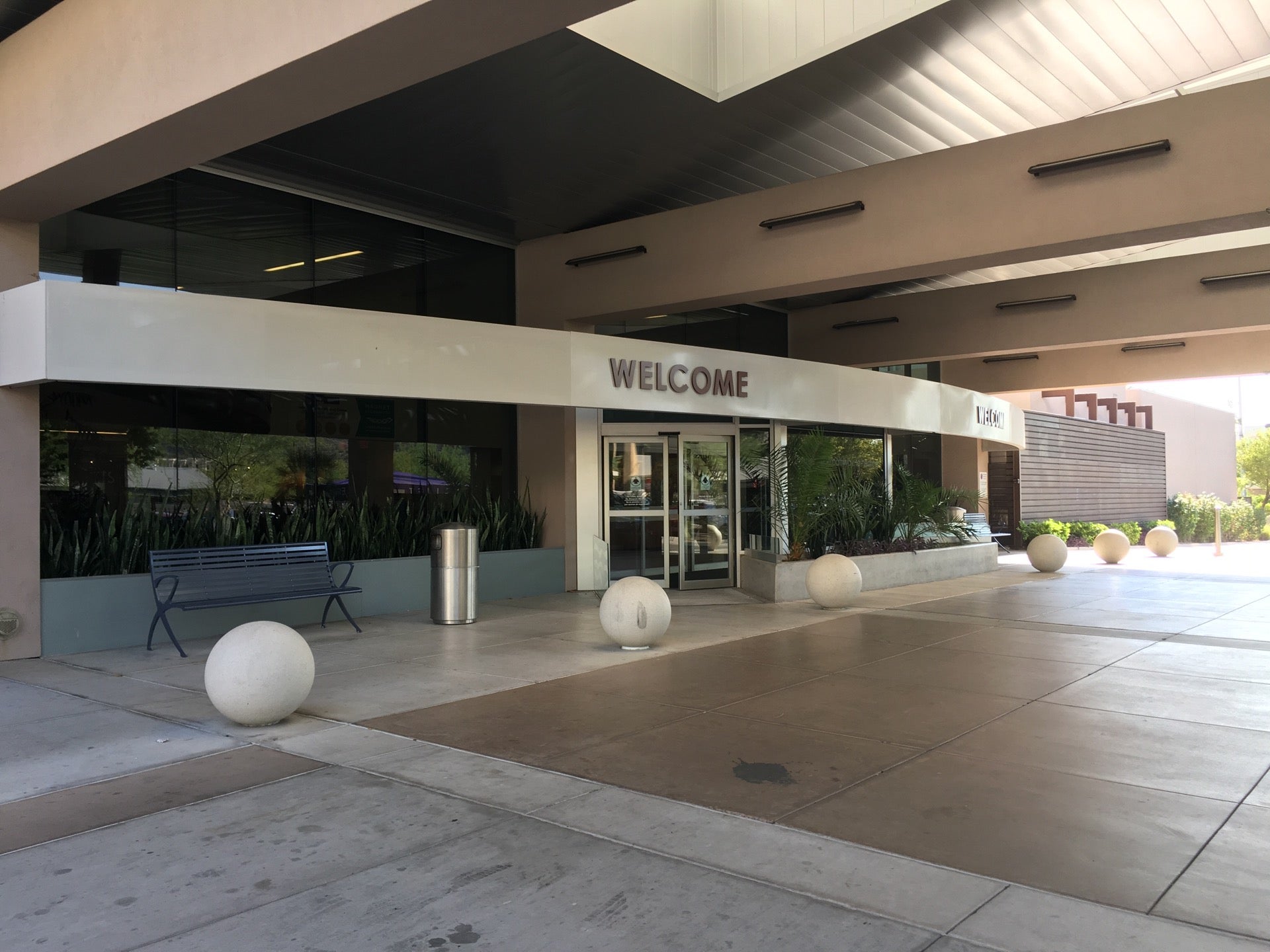 Laura M Barth MD John C Lincoln North Mountain, 250 E Dunlap Ave