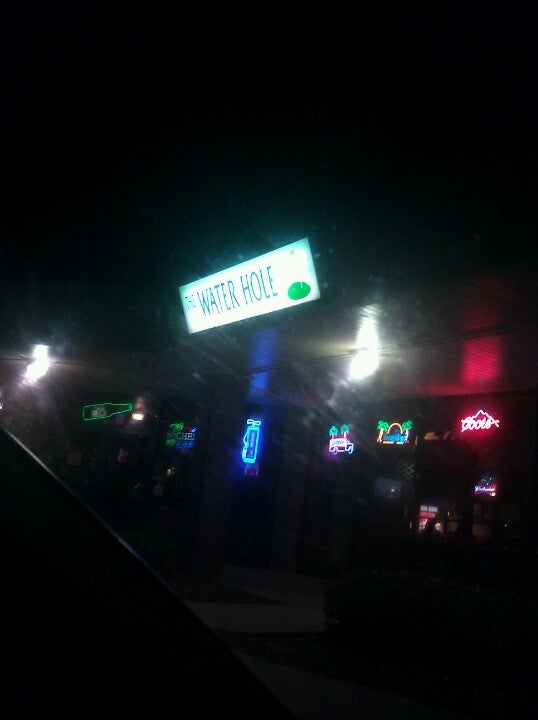 The Water Hole Sports Bar & Grill, 3503 Bell Shoals Rd, Valrico, FL