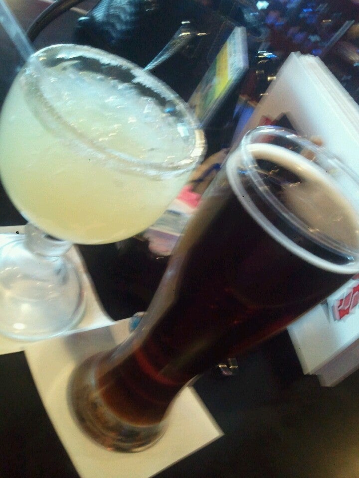 Wing Daddy's, 1461 N Lee Trevino Dr, El Paso, Texas, Eating places