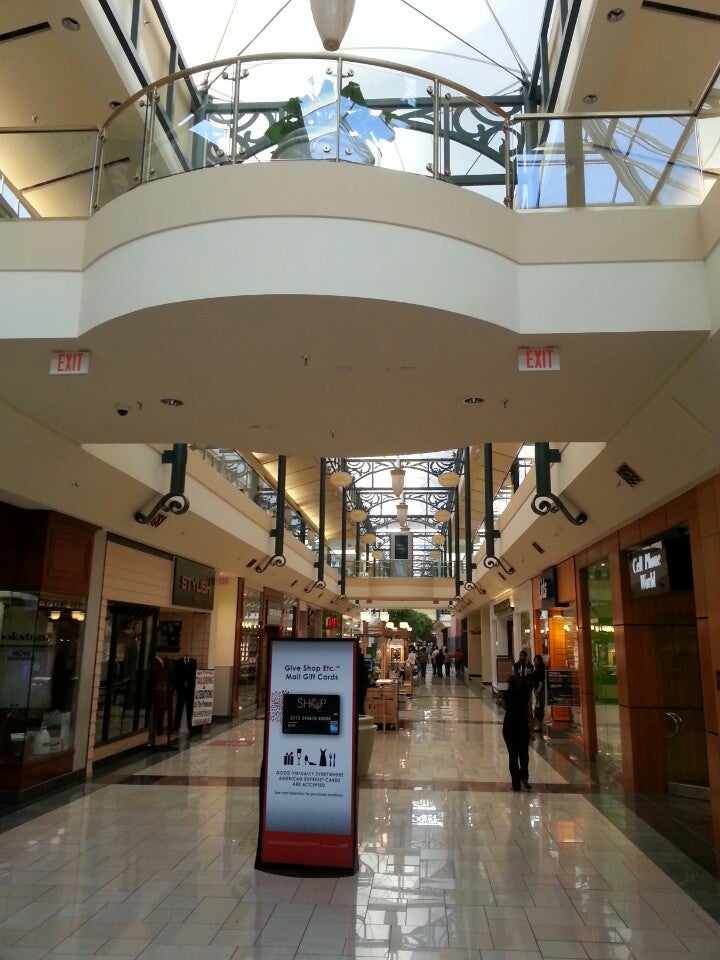 The Shoppes at Buckland Hills, Ring Rd, Manchester, Town of, CT