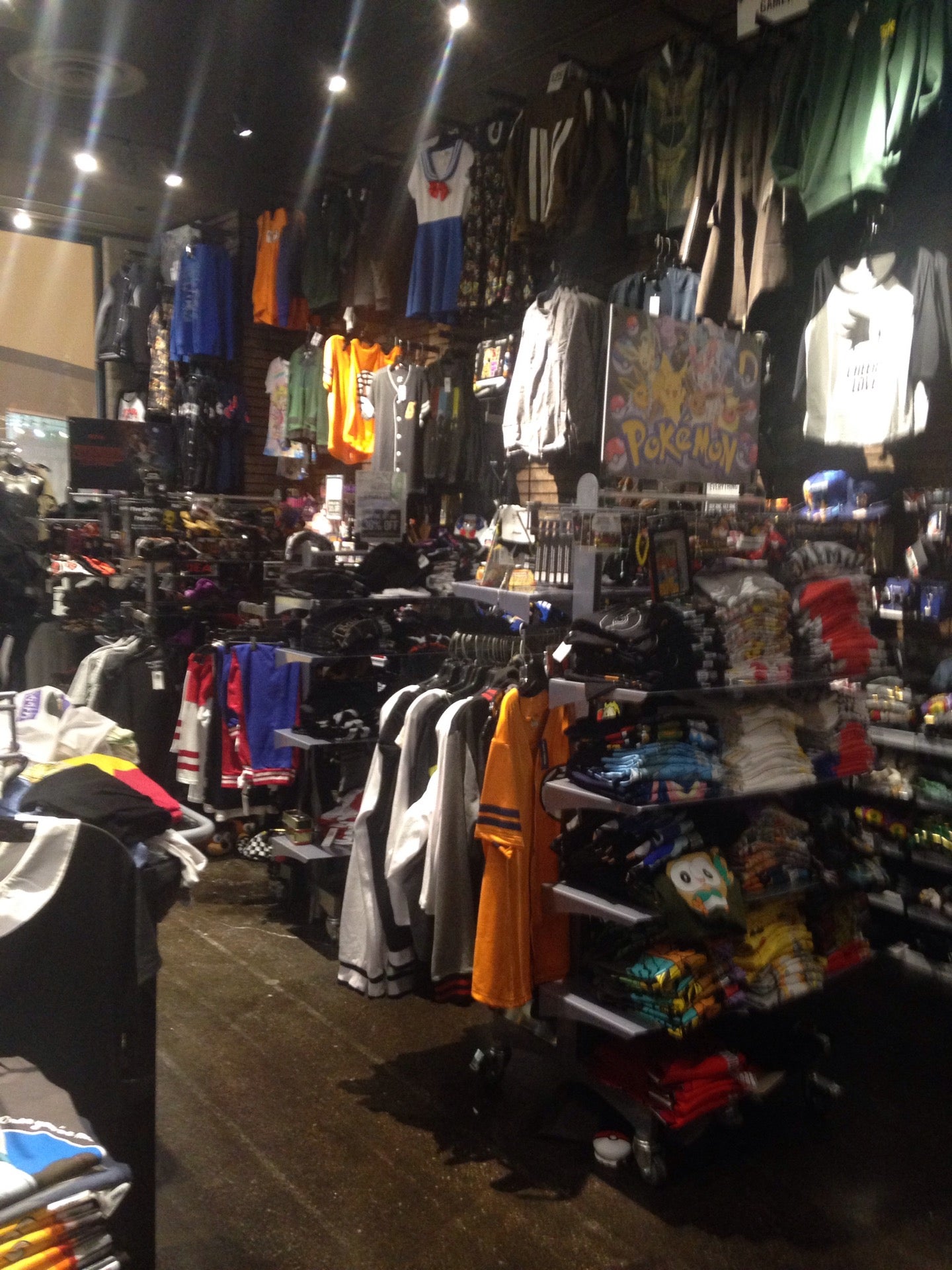 Hot Topic - Woodbridge, VA