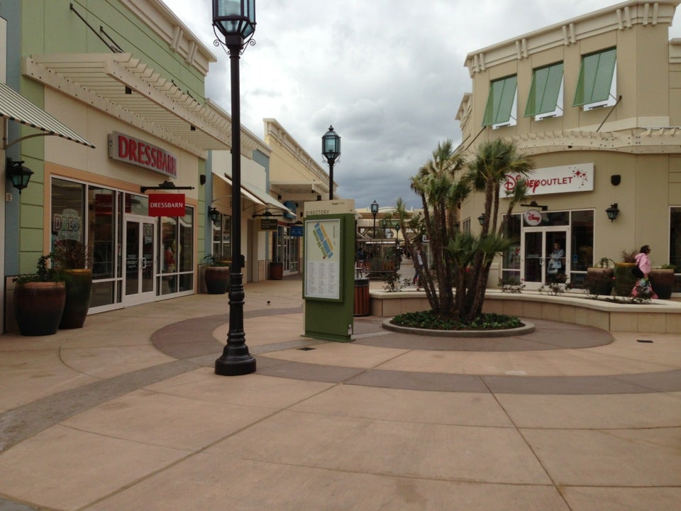 Tanger Outlets, 15853 North Fwy, Fort Worth, TX, Parking Garages - MapQuest