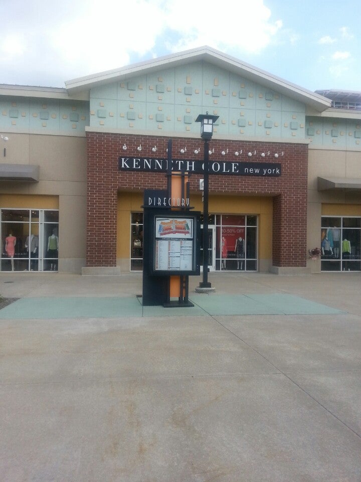 Le Creuset Outlet Store, 1650 Premium Outlet Blvd, Ste 1197, Aurora, IL,  Home Centers - MapQuest