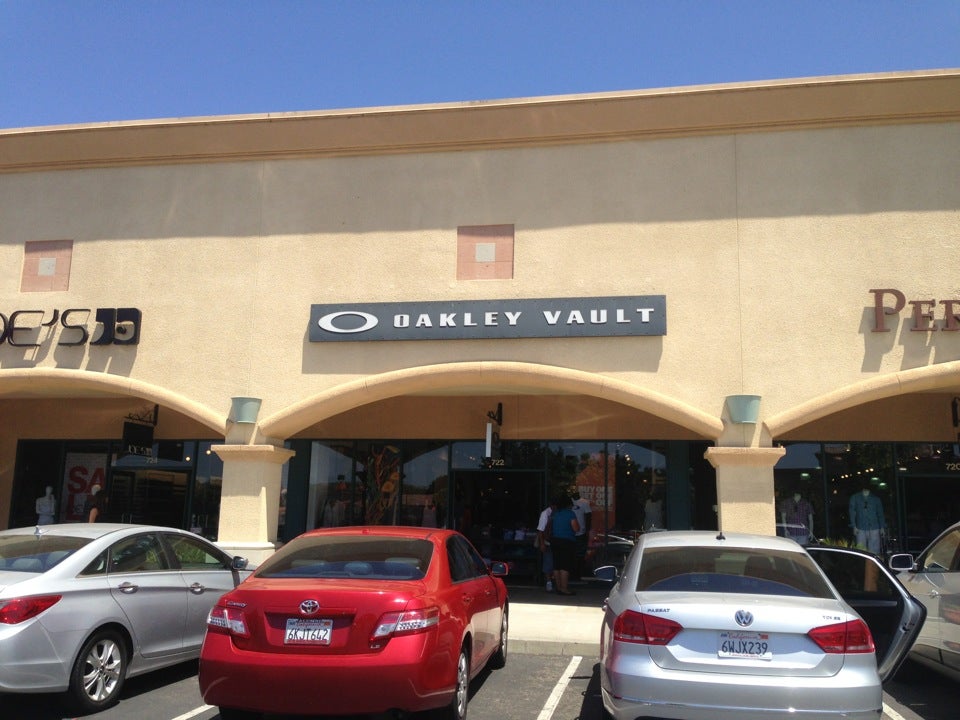 Oakley Vault, 850 Ventura Blvd Camarillo, CA  Men's and Women's  Sunglasses, Goggles, & Apparel
