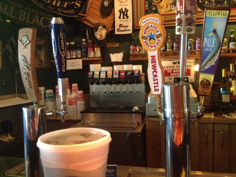 Jerseys Pizza Of Redlands, 214 Orange St, Redlands, CA, Eating places