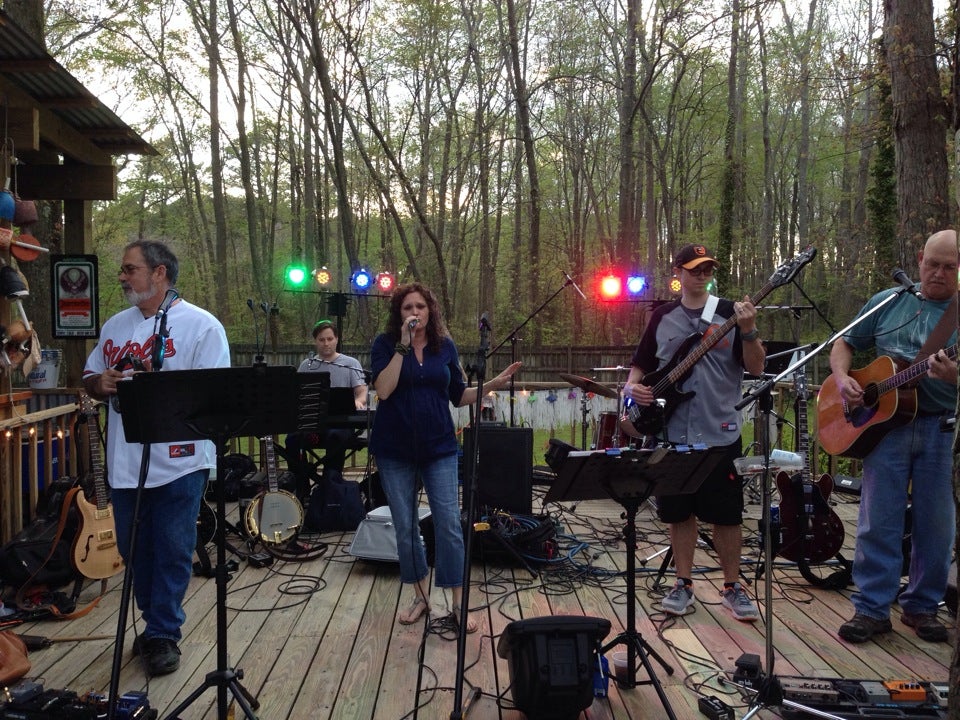 Boonies Restaurant & Tiki Bar, 21438 Nanticoke Rd, Tyaskin, MD, Eating