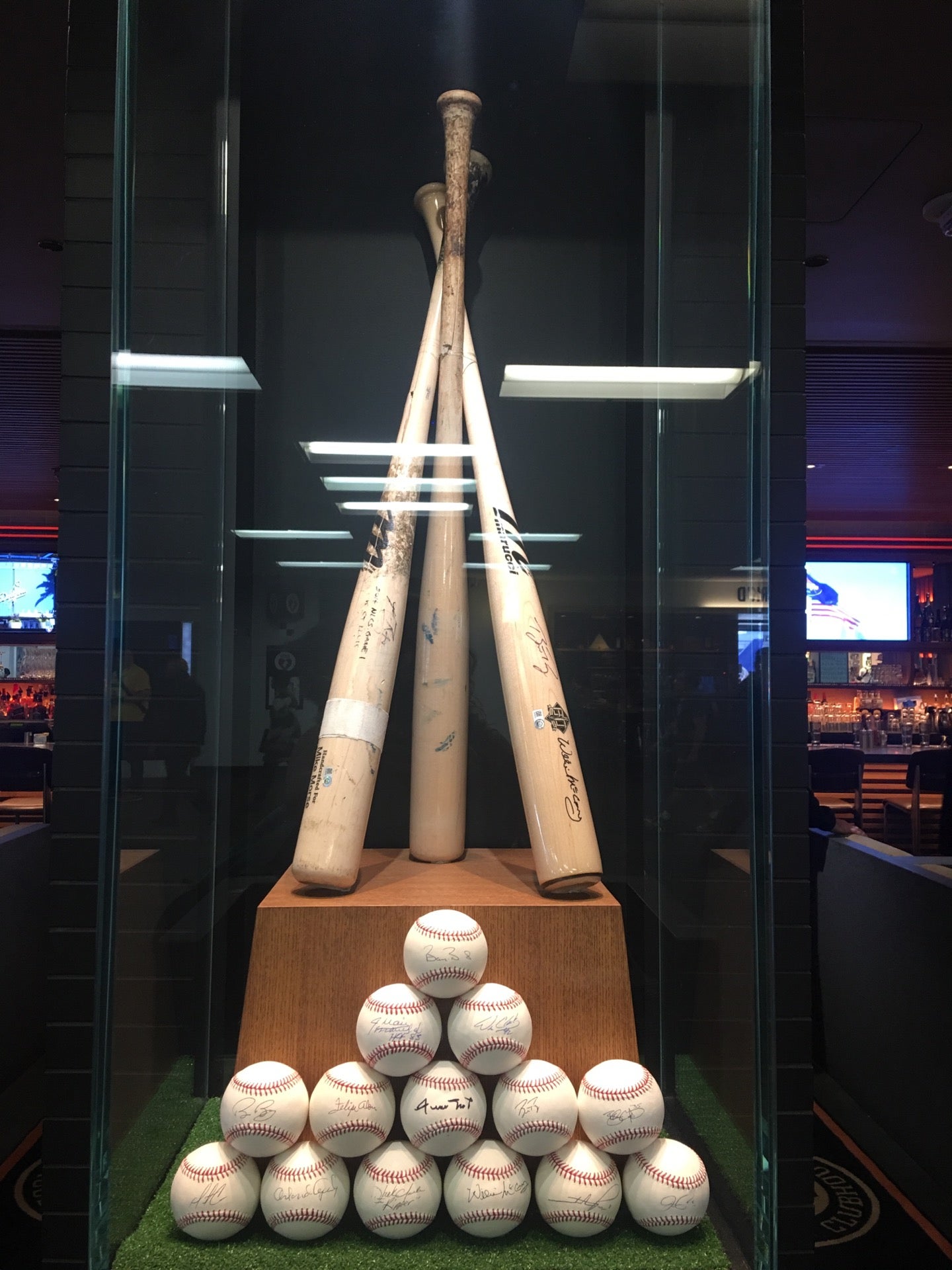 San Francisco Giants Clubhouse, Terminal 3, San Francisco, CA, Eating