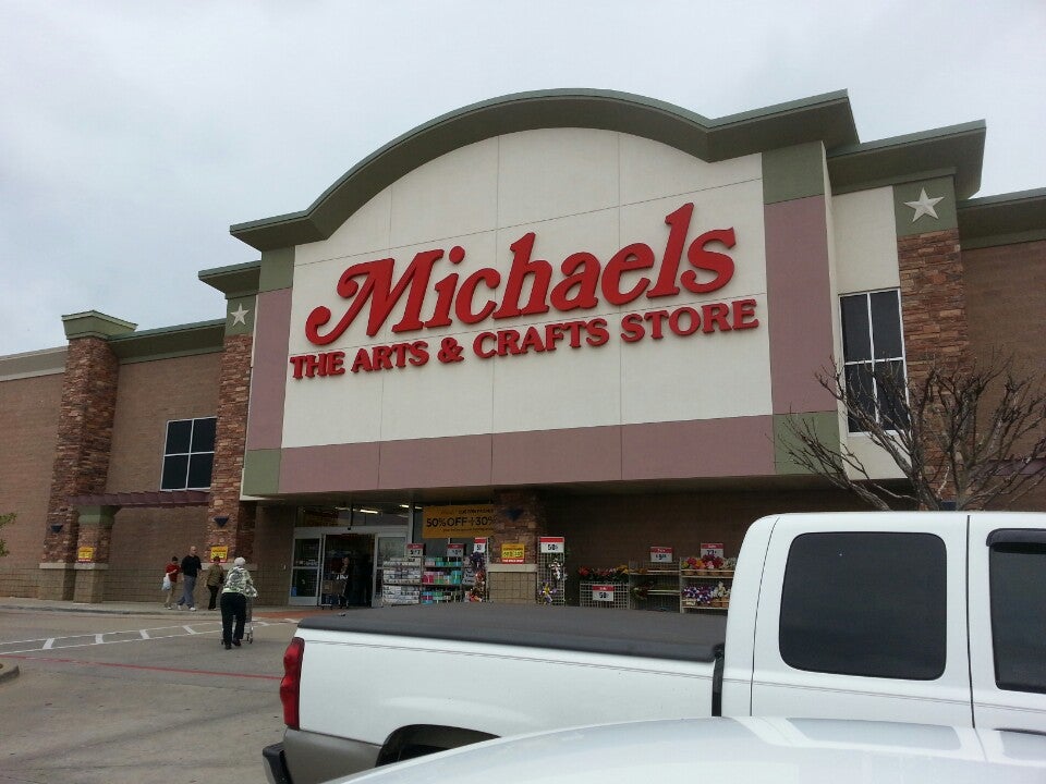 Follow Me Around- Michaels Arts & Craft Store Tour! 