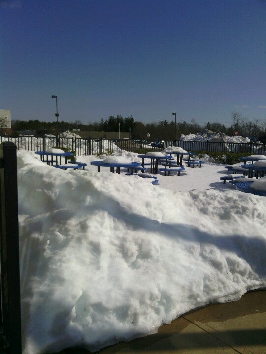 Island 16 Cinema de Lux, 185 Morris Ave, Holtsville, NY, Movie Theatres