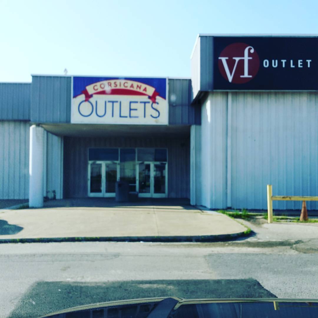 VF Outlet CLOSED, 316 Factory Outlet Dr, Corsicana, TX, Warehouses