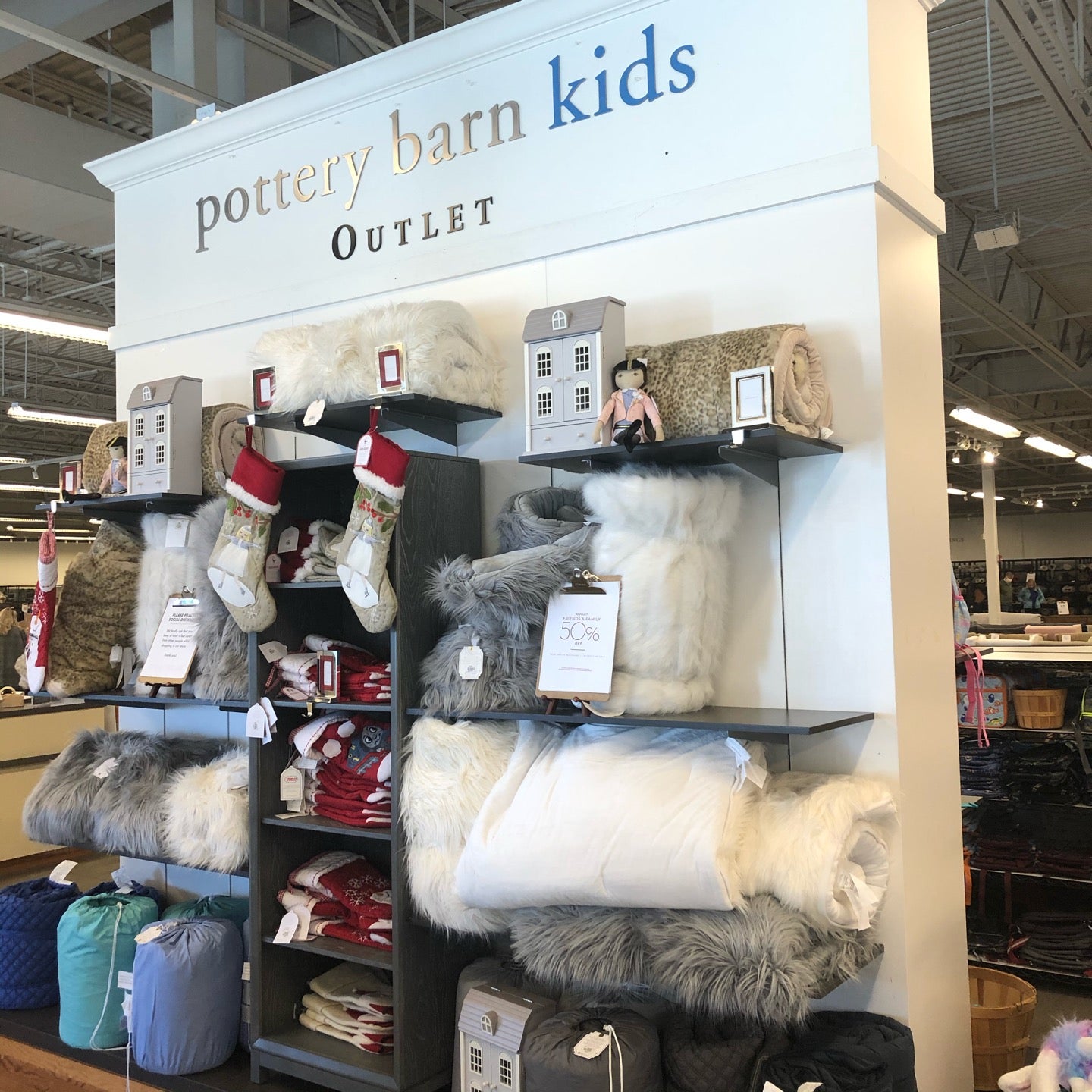Pottery Barn Outlets