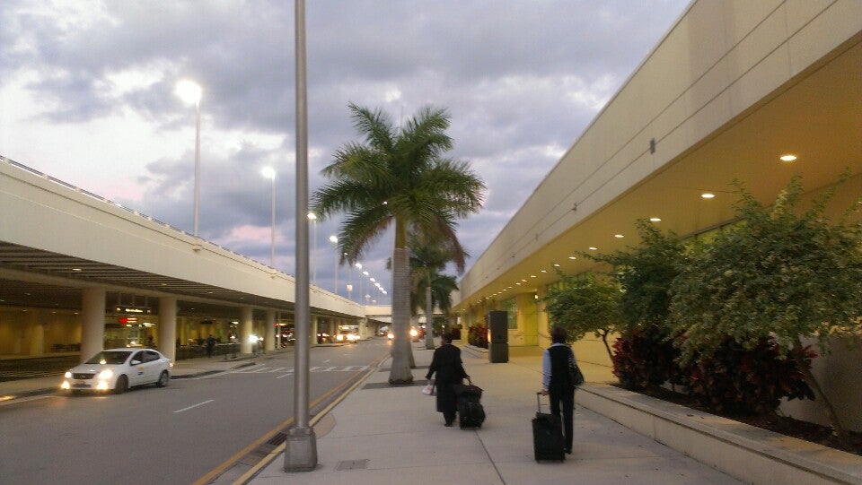 Southwest Florida International Airport (RSW), 11000 Terminal Access Rd ...