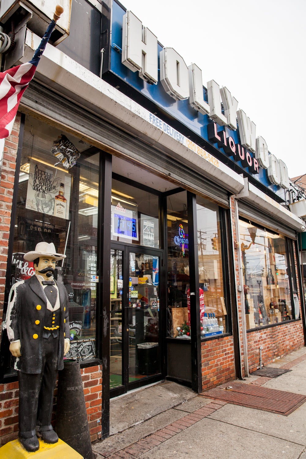 Hollywood Liquors, 6006 Park Ave, West New York, NJ, Liquor Stores